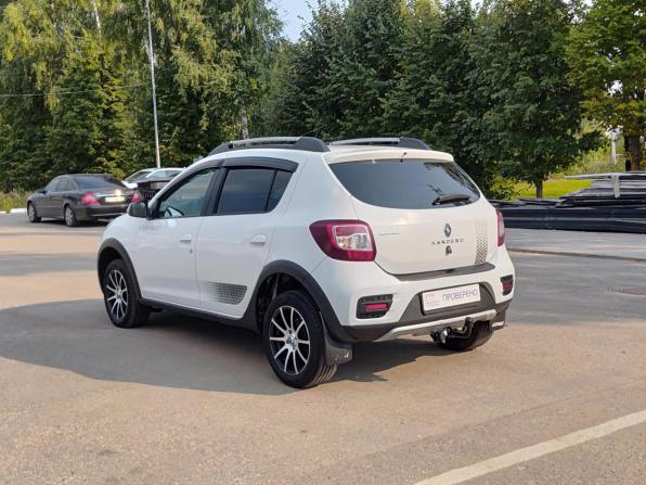 Renault Sandero II с пробегом 2018 года, цена 1 000 000 рублей, 106094 км, хэтчбек, Автокод Объявления
