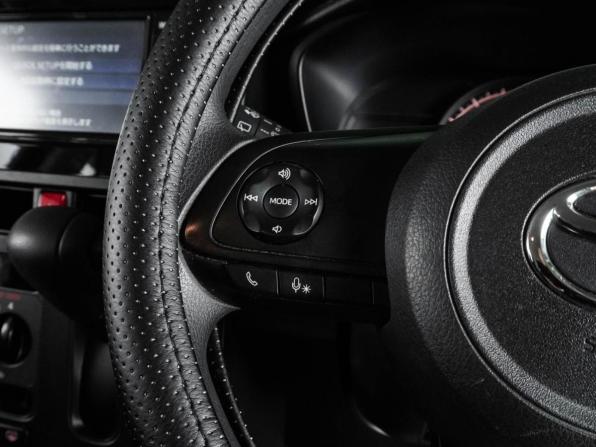 Toyota Roomy I Рестайлинг с пробегом 2021 года, цена 1 369 000 рублей, 70846 км, микровэн, Автокод Объявления