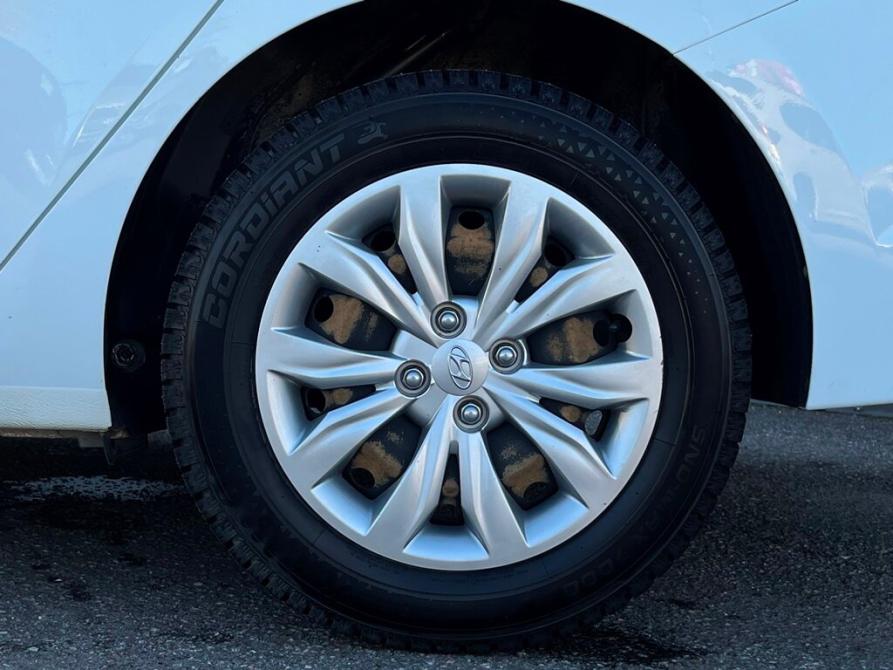 Hyundai Solaris II Санкт-Петербург  - изображение 24
