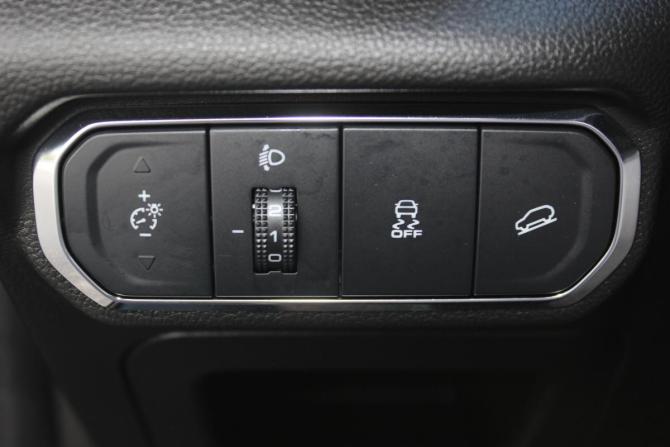 Haval Jolion I Рестайлинг с пробегом 2024 года, цена 2 097 000 рублей, 47000 км, внедорожник, Автокод Объявления