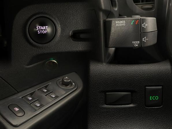 Renault Kaptur I с пробегом 2019 года, цена 1 175 000 рублей, 133270 км, внедорожник, Автокод Объявления