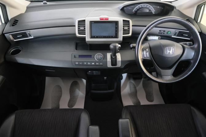 Honda Freed I Рестайлинг 2 с пробегом 2015 года, цена 1 629 000 рублей, 110000 км, компактвэн, Автокод Объявления