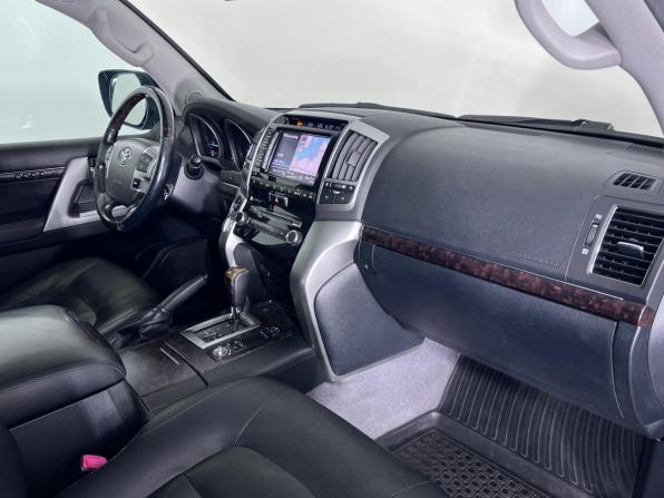 Toyota Land Cruiser 200 Series Рестайлинг 1 с пробегом 2013 года, цена 2 999 000 рублей, 350700 км, внедорожник, Автокод Объявления