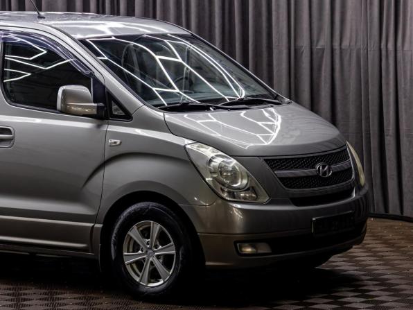 Hyundai H-1 II с пробегом 2010 года, цена 1 695 000 рублей, 185000 км, минивэн, Автокод Объявления