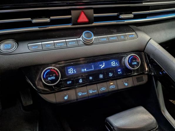 Hyundai Elantra VII (CN7) с пробегом 2021 года, цена 2 050 000 рублей, 78871 км, седан, Автокод Объявления