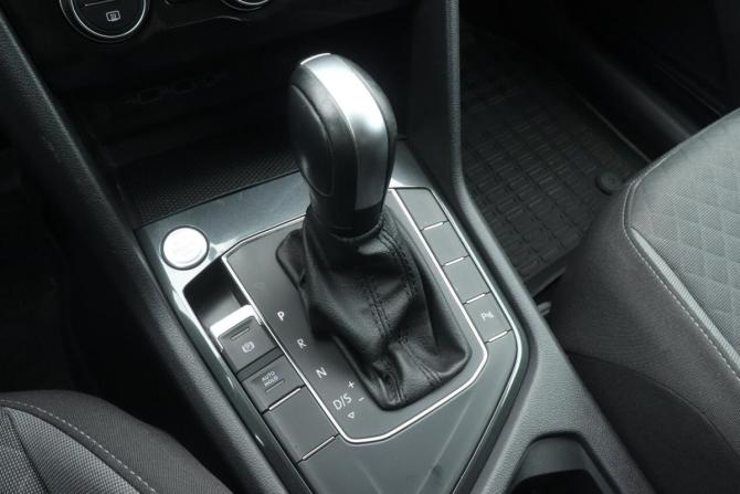 Volkswagen Tiguan II с пробегом 2020 года, цена 2 399 000 рублей, 96374 км, внедорожник, Автокод Объявления