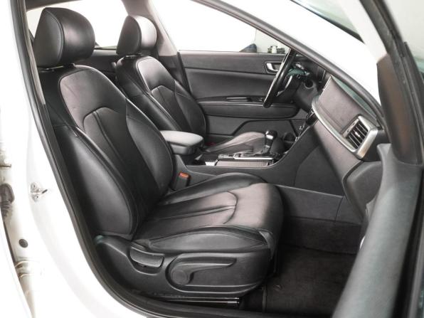 Kia Optima IV Рестайлинг с пробегом 2019 года, цена 1 999 000 рублей, 186201 км, седан, Автокод Объявления