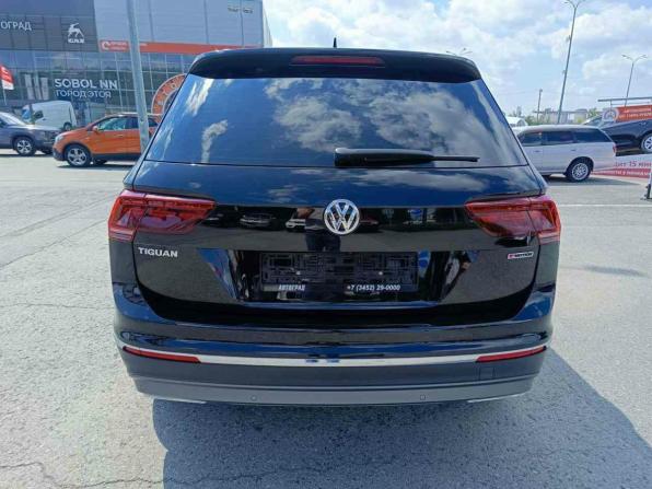 Volkswagen Tiguan II с пробегом 2018 года, цена 3 536 000 рублей, 61562 км, внедорожник, Автокод Объявления