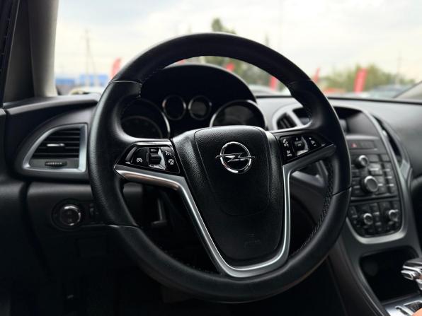 Opel Astra J Рестайлинг с пробегом 2012 года, цена 700 000 рублей, 222499 км, хэтчбек, Автокод Объявления