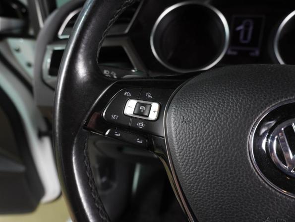 Volkswagen Touran II с пробегом 2019 года, цена 2 079 000 рублей, 86926 км, компактвэн, Автокод Объявления