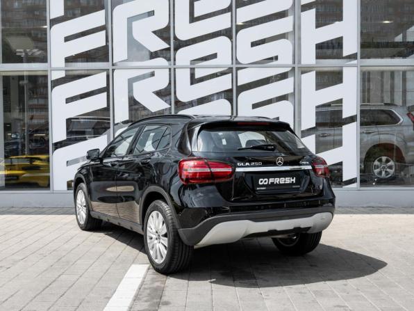 Mercedes-Benz GLA I (X156) Рестайлинг с пробегом 2018 года, цена 2 100 000 рублей, 93568 км, внедорожник, Автокод Объявления