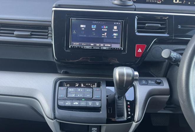Honda Stepwgn V Рестайлинг с пробегом 2019 года, цена 1 825 000 рублей, 103563 км, минивэн, Автокод Объявления