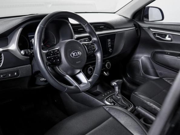 Kia Rio IV Рестайлинг с пробегом 2021 года, цена 1 899 000 рублей, 82600 км, хэтчбек, Автокод Объявления