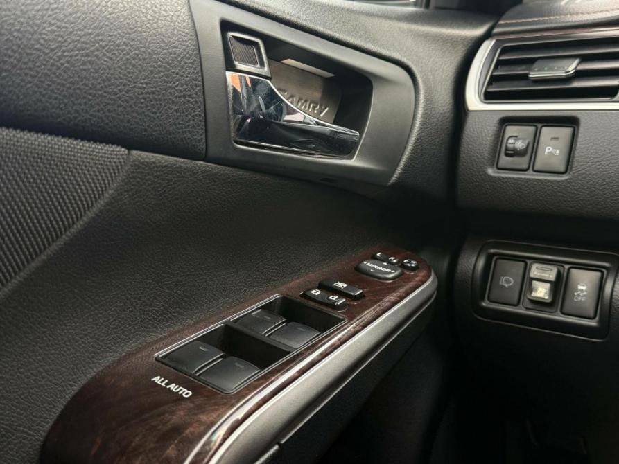 Toyota Camry VII (XV50) Рестайлинг 2 Омск  - изображение 8