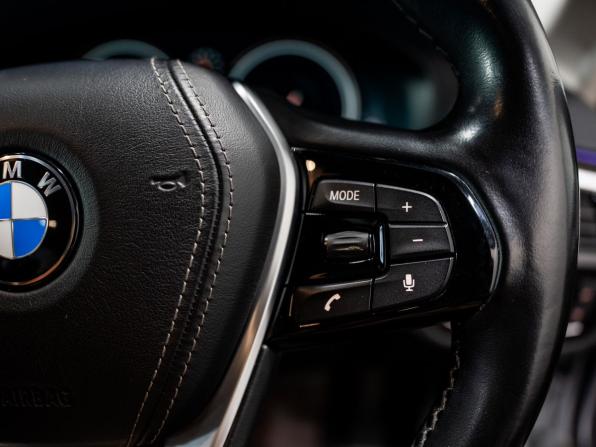 BMW 5 серии VII (G30/G31/G38) с пробегом 2017 года, цена 3 320 000 рублей, 58244 км, седан, Автокод Объявления