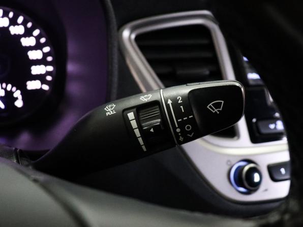 Hyundai Solaris II с пробегом 2019 года, цена 1 379 000 рублей, 102388 км, седан, Автокод Объявления