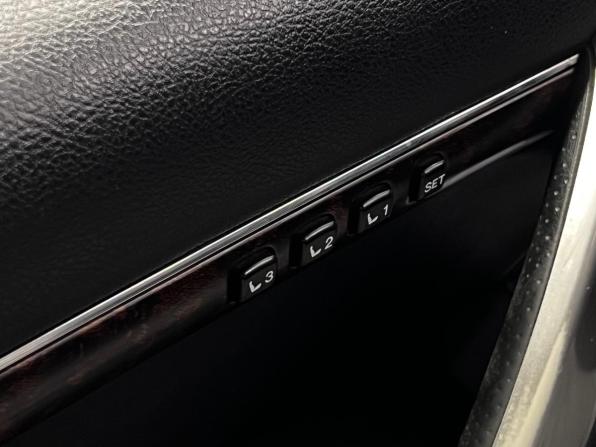 Toyota Land Cruiser 200 Series Рестайлинг 1 с пробегом 2013 года, цена 3 699 000 рублей, 302325 км, внедорожник, Автокод Объявления