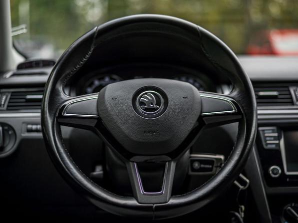 Skoda Rapid I Рестайлинг с пробегом 2019 года, цена 1 350 000 рублей, 55103 км, лифтбек, Автокод Объявления