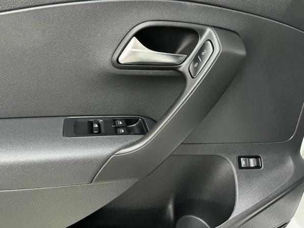 Volkswagen Polo V Рестайлинг с пробегом 2016 года, цена 978 600 рублей, 87933 км, седан, Автокод Объявления