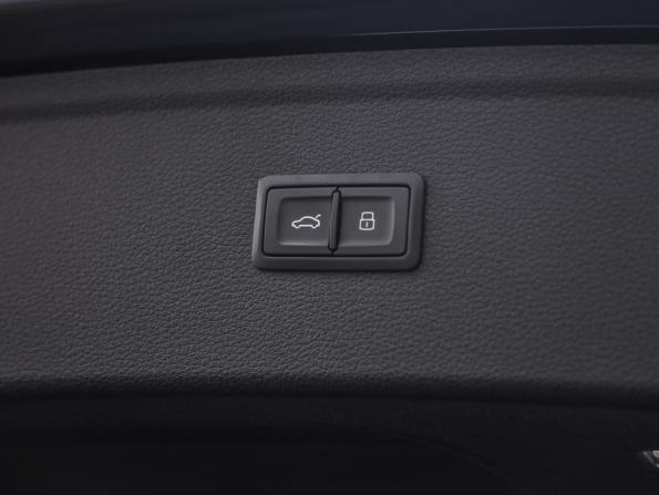 Audi Q5 II (FY) Рестайлинг с пробегом 2021 года, цена 4 499 000 рублей, 52110 км, внедорожник, Автокод Объявления