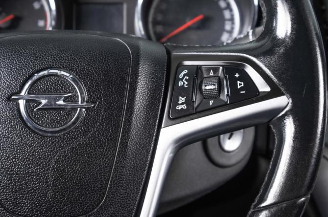 Opel Astra J Рестайлинг с пробегом 2012 года, цена 779 000 рублей, 221000 км, хэтчбек, Автокод Объявления