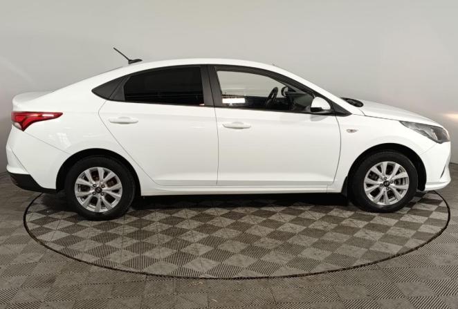 Hyundai Solaris II Рестайлинг с пробегом 2020 года, цена 1 640 000 рублей, 80000 км, седан, Автокод Объявления