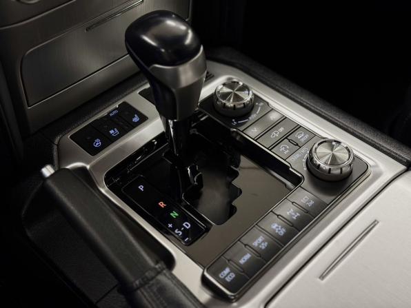 Toyota Land Cruiser 200 Series Рестайлинг 2 с пробегом 2018 года, цена 7 400 000 рублей, 138744 км, внедорожник, Автокод Объявления
