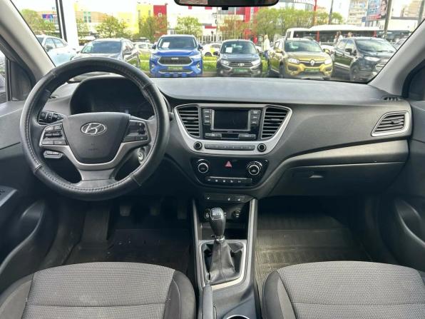 Hyundai Solaris II с пробегом 2018 года, цена 1 000 000 рублей, 150184 км, седан, Автокод Объявления