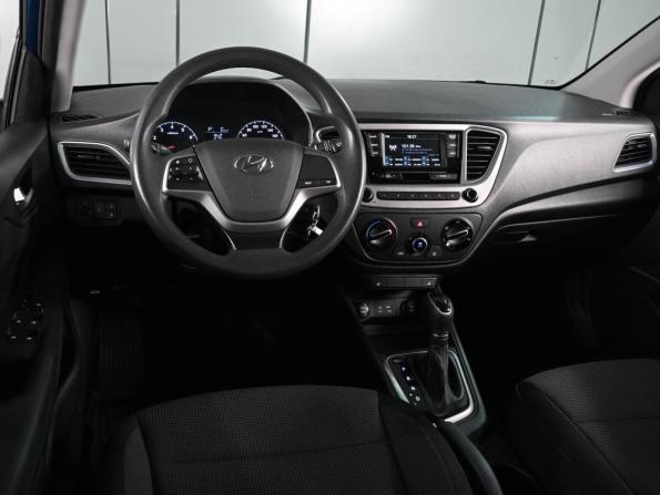 Hyundai Solaris II с пробегом 2018 года, цена 1 399 000 рублей, 115490 км, седан, Автокод Объявления