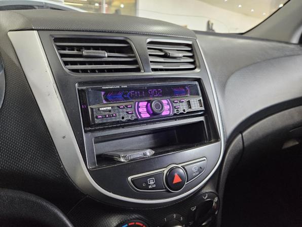 Hyundai Solaris I с пробегом 2012 года, цена 689 000 рублей, 255000 км, седан, Автокод Объявления