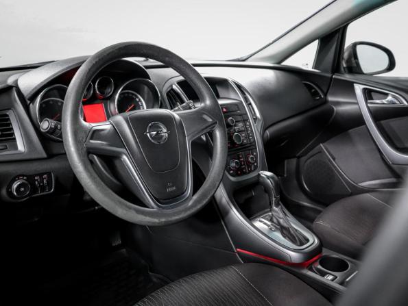 Opel Astra J Рестайлинг с пробегом 2013 года, цена 895 000 рублей, 98103 км, хэтчбек, Автокод Объявления