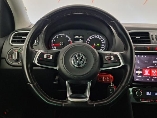 Volkswagen Polo V Рестайлинг с пробегом 2019 года, цена 1 155 000 рублей, 94940 км, седан, Автокод Объявления