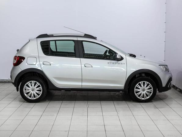 Renault Sandero II Рестайлинг с пробегом 2018 года, цена 1 369 000 рублей, 92072 км, хэтчбек, Автокод Объявления