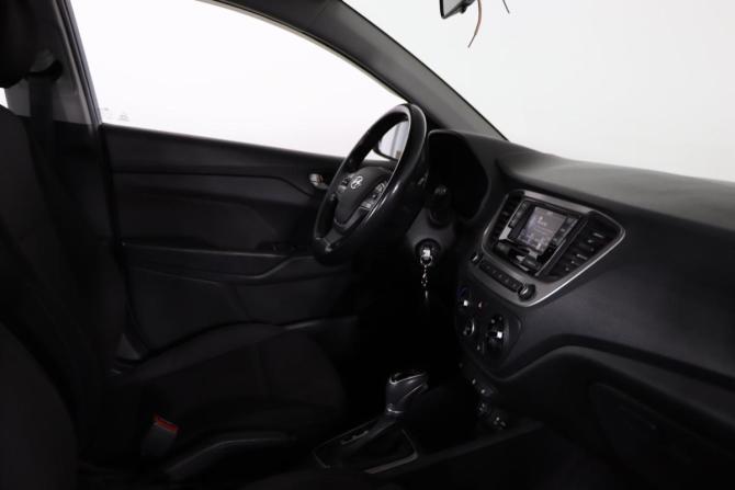 Hyundai Solaris II с пробегом 2018 года, цена 1 269 990 рублей, 94243 км, седан, Автокод Объявления