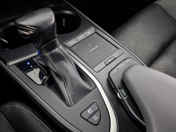 Lexus UX I с пробегом 2022 года, цена 3 999 000 рублей, 46975 км, внедорожник, Автокод Объявления
