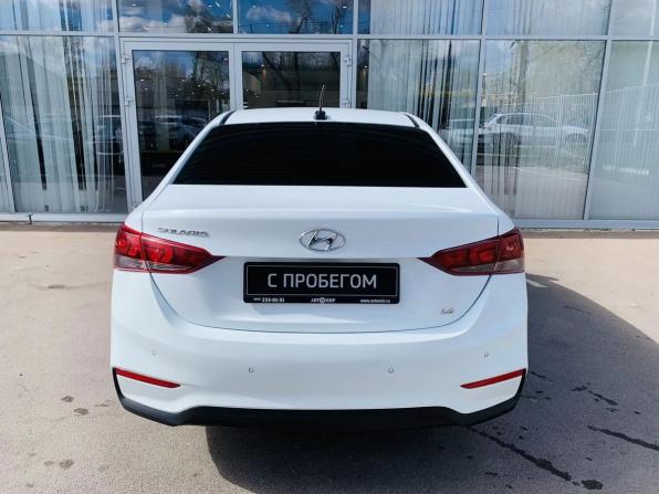 Hyundai Solaris II с пробегом 2019 года, цена 1 365 000 рублей, 121939 км, седан, Автокод Объявления