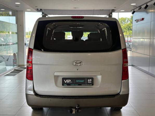 Hyundai H-1 II с пробегом 2008 года, цена 1 215 000 рублей, 244696 км, минивэн, Автокод Объявления