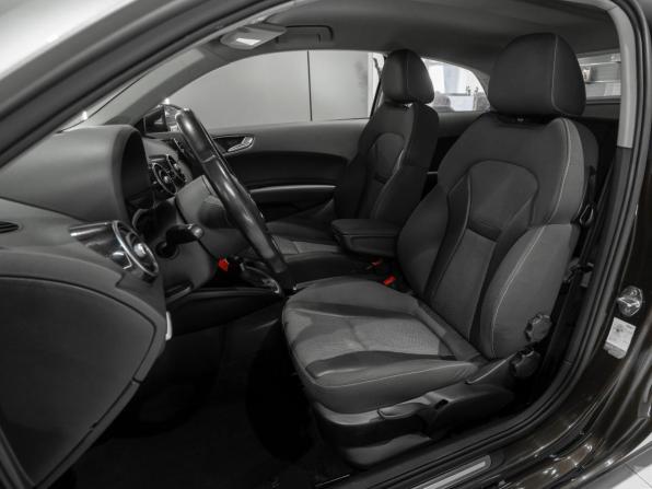 Audi A1 I (8X) с пробегом 2012 года, цена 990 000 рублей, 131268 км, хэтчбек, Автокод Объявления