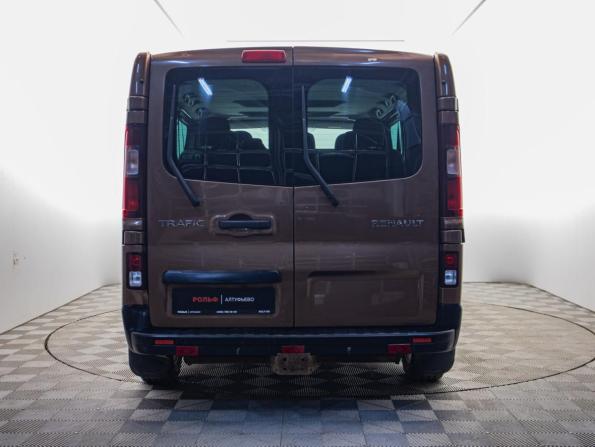 Renault Trafic III с пробегом 2017 года, цена 2 087 000 рублей, 187280 км, минивэн, Автокод Объявления