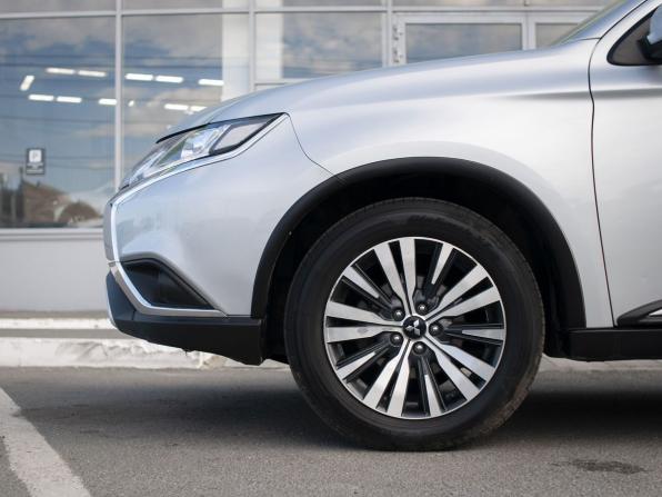 Mitsubishi Outlander III Рестайлинг 3 с пробегом 2020 года, цена 1 949 000 рублей, 180908 км, внедорожник, Автокод Объявления