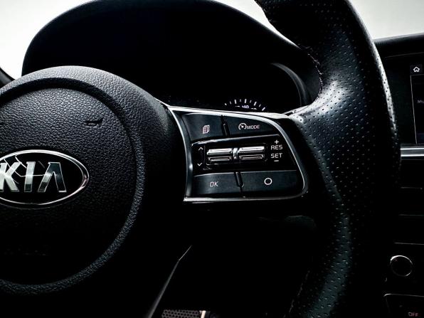 Kia Optima IV Рестайлинг с пробегом 2018 года, цена 2 475 000 рублей, 69446 км, седан, Автокод Объявления