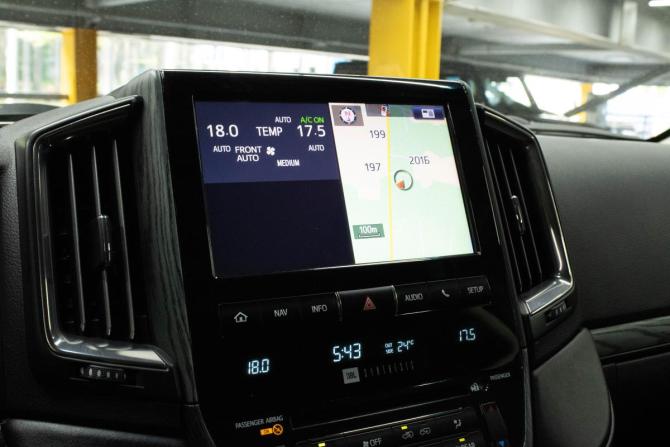 Toyota Land Cruiser 200 Series Рестайлинг 2 с пробегом 2015 года, цена 4 789 000 рублей, 324353 км, внедорожник, Автокод Объявления