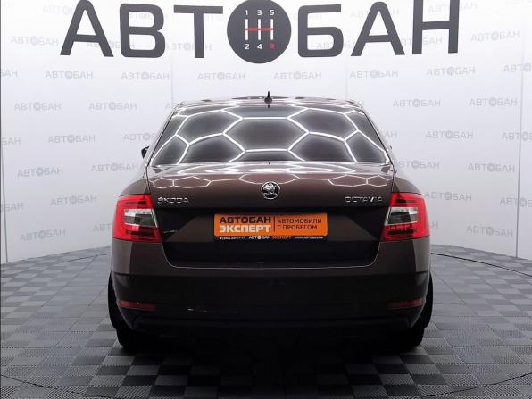 Skoda Octavia III (A7) Рестайлинг с пробегом 2018 года, цена 1 700 000 рублей, 126500 км, лифтбек, Автокод Объявления