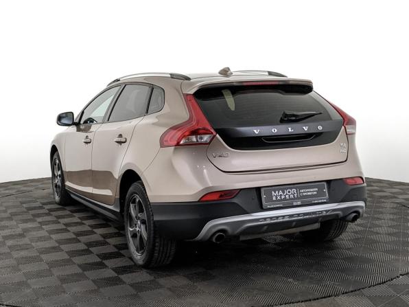 Volvo V40 Cross Country I с пробегом 2013 года, цена 1 650 000 рублей, 117941 км, хэтчбек, Автокод Объявления