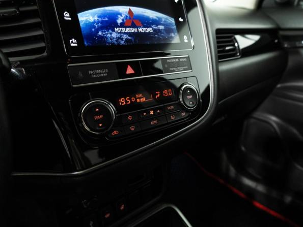 Mitsubishi Outlander III Рестайлинг 3 с пробегом 2019 года, цена 1 779 700 рублей, 156224 км, внедорожник, Автокод Объявления