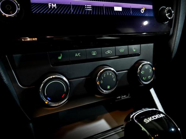 Skoda Octavia III (A7) Рестайлинг с пробегом 2020 года, цена 1 860 000 рублей, 80725 км, лифтбек, Автокод Объявления