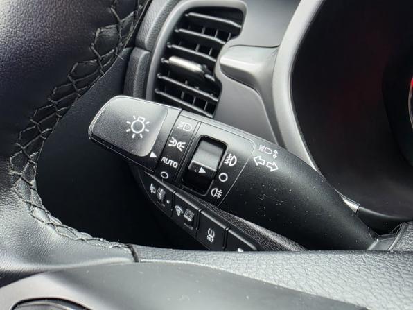 Kia Rio IV Рестайлинг с пробегом 2020 года, цена 1 385 000 рублей, 155293 км, седан, Автокод Объявления