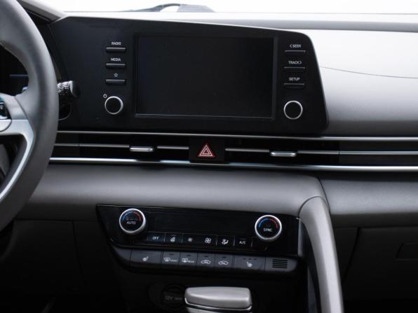 Hyundai Elantra VII (CN7) с пробегом 2022 года, цена 1 945 000 рублей, 97897 км, седан, Автокод Объявления