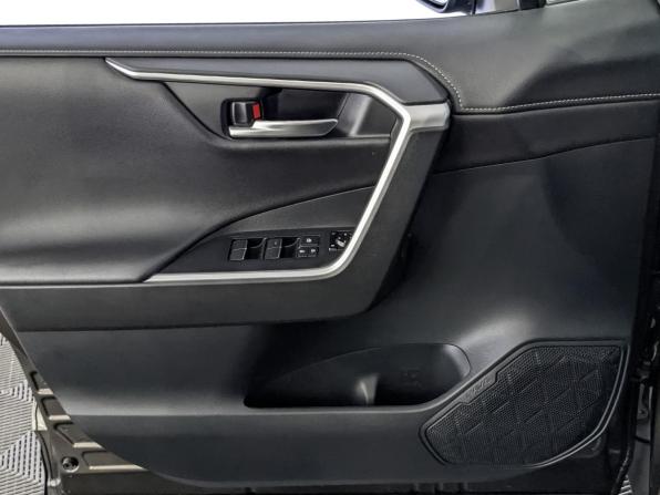 Toyota RAV4 V (XA50) с пробегом 2021 года, цена 3 330 000 рублей, 75006 км, внедорожник, Автокод Объявления