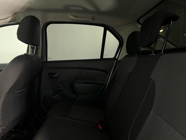 Renault Logan II Рестайлинг с пробегом 2019 года, цена 1 299 000 рублей, 46000 км, седан, Автокод Объявления
